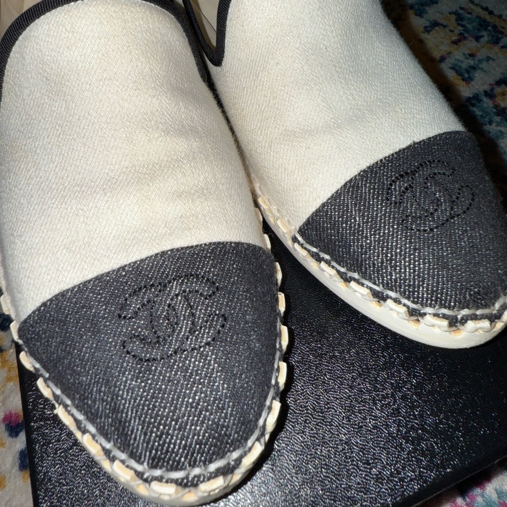 CHANEL Two-Tone Black and Cream Espadrilles
